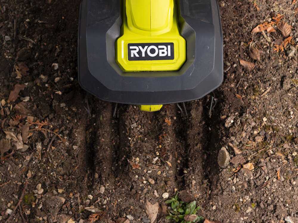 RYOBI Lot De 4 Fraises 12 Dents Pointues Et Incurvées – Rechange Idéal Pour Bineuse Sans Fil RY18CVA-0