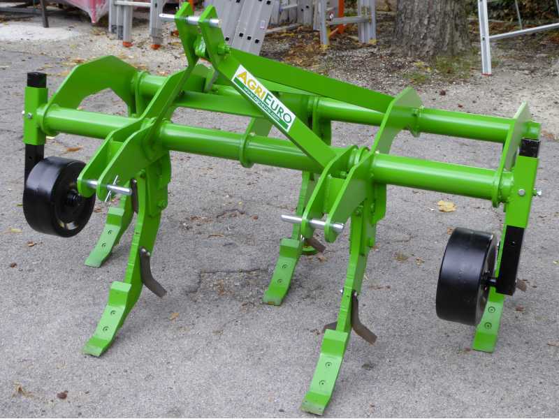 D&eacute;compacteur agricole sur tracteur AgriEuro serie 170 Standard &agrave; 5 dents - avec roues en acier