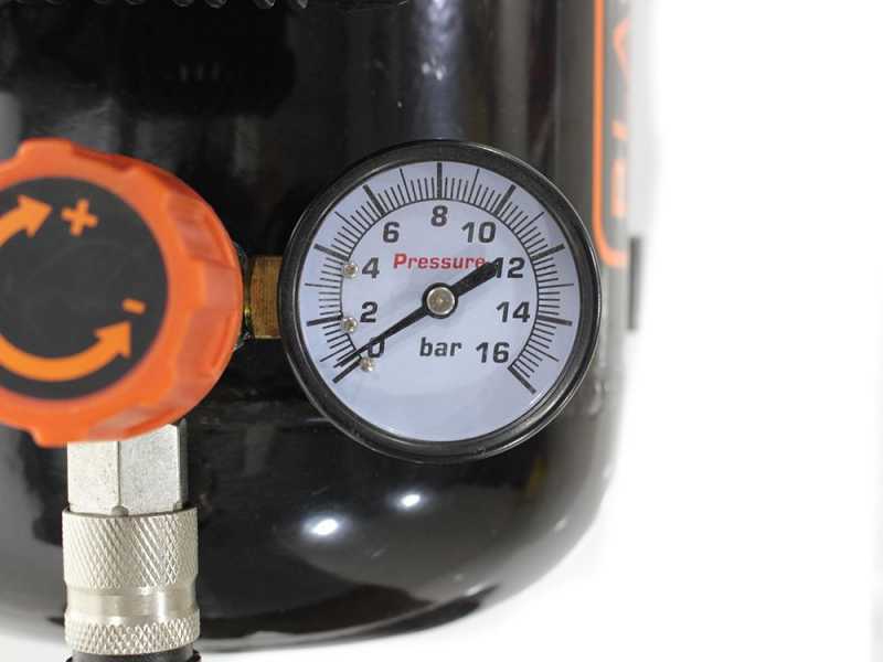 Black &amp; Decker BD195 12 NK - Compresseur d'air &eacute;lectrique portatif monophas&eacute;, oil-less - Moteur 1.5 CV - 12 L