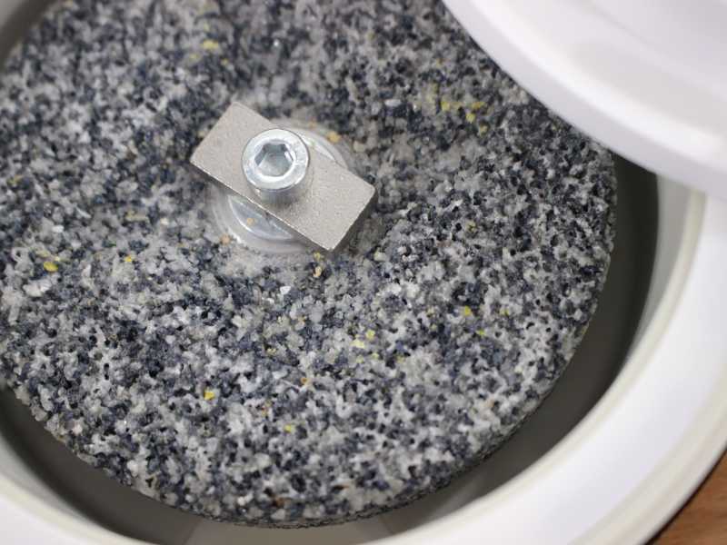 Komo Fidifloc 21 850g - Moulin &agrave; farine et floconneuse - Moteur de 250W