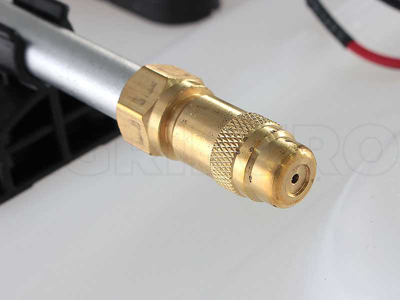 GeoTech CZ100D - Cuve de pulv&eacute;risation pour autoport&eacute;e - Pompe 12V - 100L