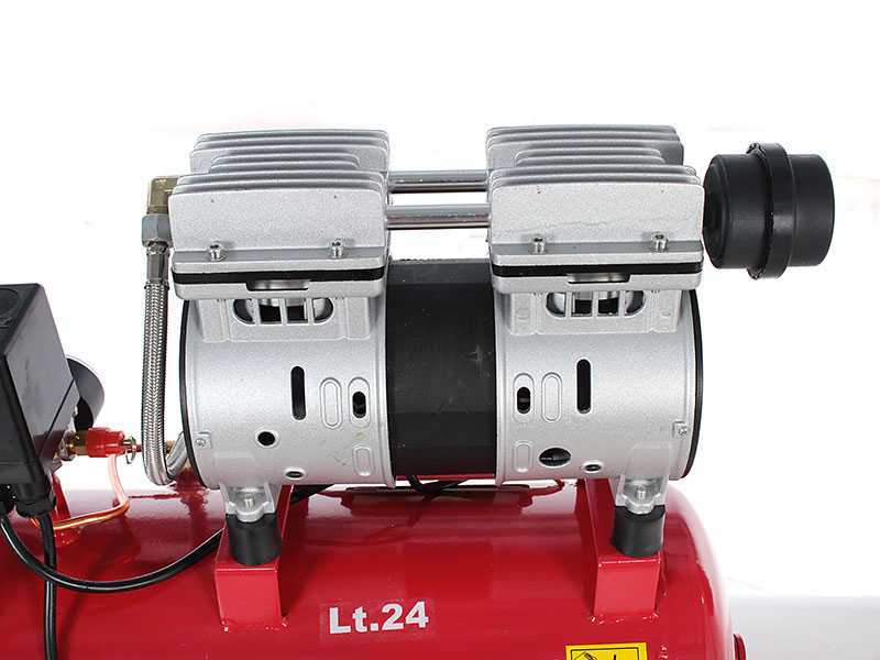 Compresseur &eacute;lectrique silencieux 24L oilless GeoTech S-AC 24.8.10 - moteur 1 hp