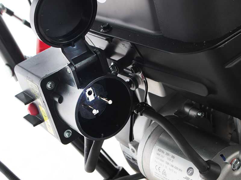 Ama NPS 1370C - Fraise &agrave; neige thermique - &agrave; chenilles - Loncin LC185FDS