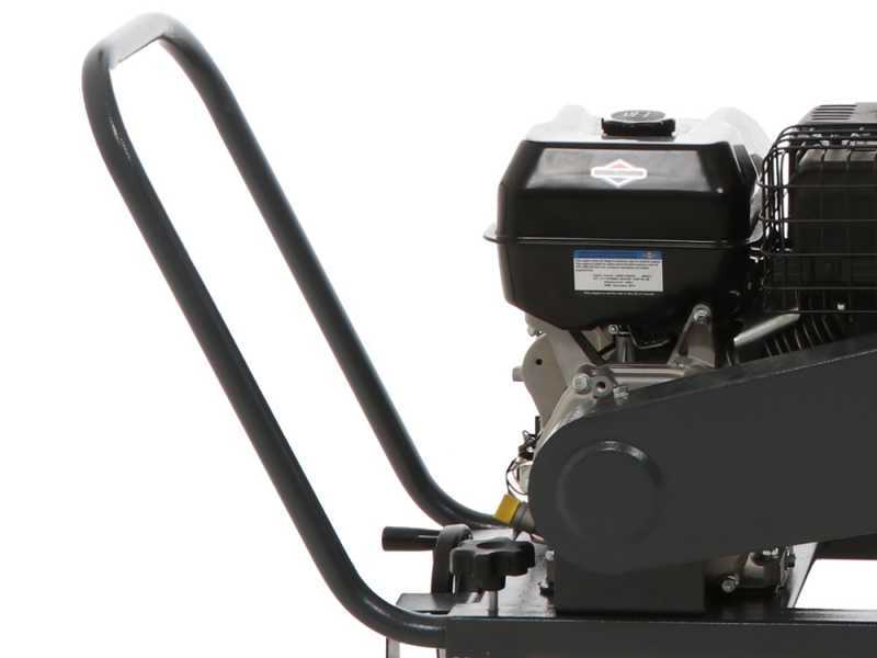 Häcksler Blackstone GBD-1500 L mit goulotte d’Auswurf réglable, roues pneumatisch und pied antérieur large