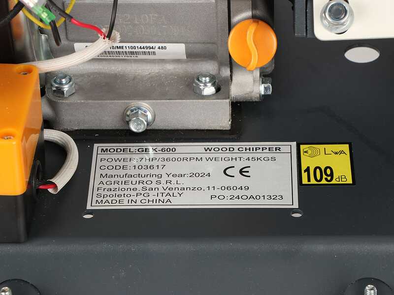 Blackstone GBK 600 - Broyeur de branches  - Moteur &agrave; essence 7 CV