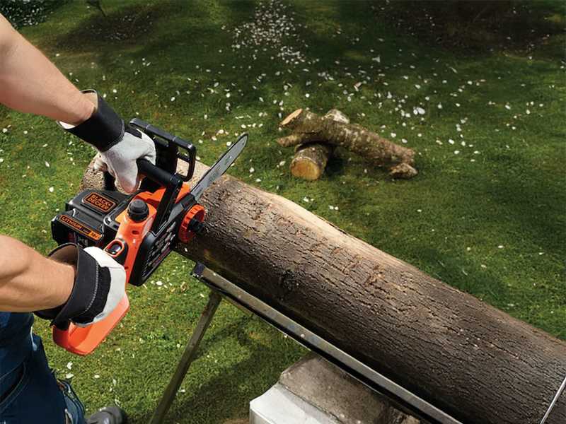 Tron&ccedil;onneuse &eacute;lectrique Black &amp; Decker GKC1825L20-QW - lame de 25 cm - batterie au lithium 18V 2Ah