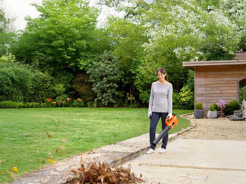 Black &amp; Decker BCBL200L-QW - Souffleur de feuilles &agrave; batterie 18 V 2 Ah + batterie offerte 18 V 2 Ah
