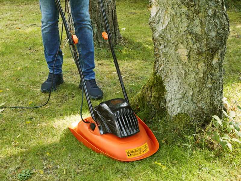 Black &amp; Decker BEMWH551-QS - Tondeuse &agrave; gazon sur coussin d'air - 1200W - Coupe de 32&nbsp;cm