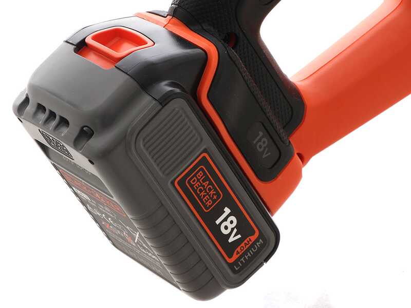 Taille-haie &eacute;lectrique &agrave; batterie Black &amp; Decker GTC18504PC-QW 18V 4Ah + une batterie 18V 2Ah offerte - lamier 50 cm