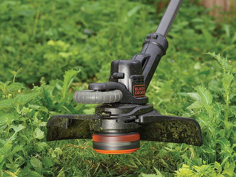 Black &amp; Decker STC1840EPC-QW - Coupe-bordure &agrave; batterie 18V 4Ah + une batterie 18V 2Ah offerte