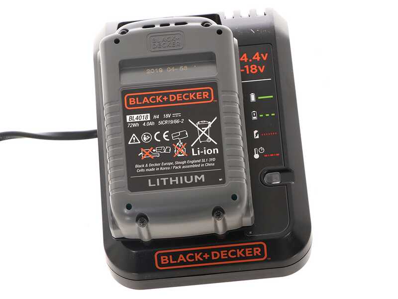 Black &amp; Decker STC1840EPC-QW - Coupe-bordure &agrave; batterie 18V 4Ah + une batterie 18V 2Ah offerte
