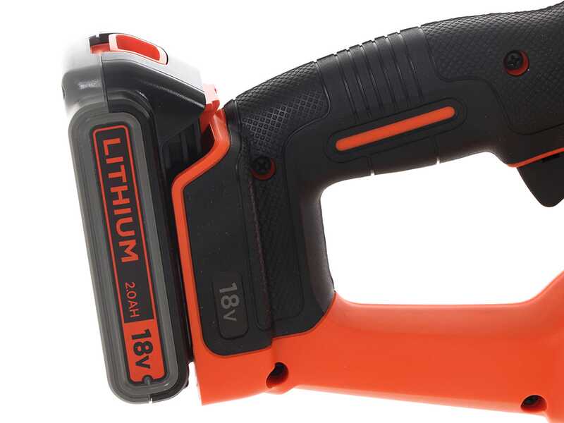 Taille-haie &agrave; batterie Black &amp; Decker GTC18502PC-QW 18V 2Ah + une batterie 18V 2Ah offerte - lamier 50cm