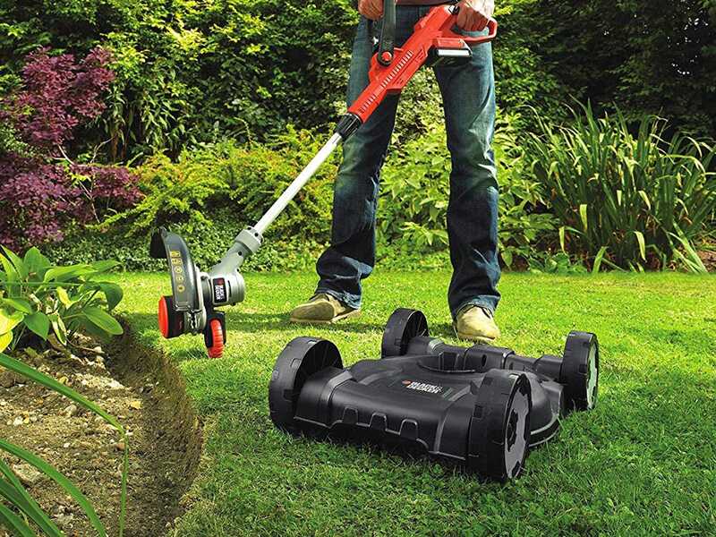 Black &amp; Decker STC1820CM-QW - Coupe-bordure 18V 2Ah + une batterie 18V 2Ah offerte