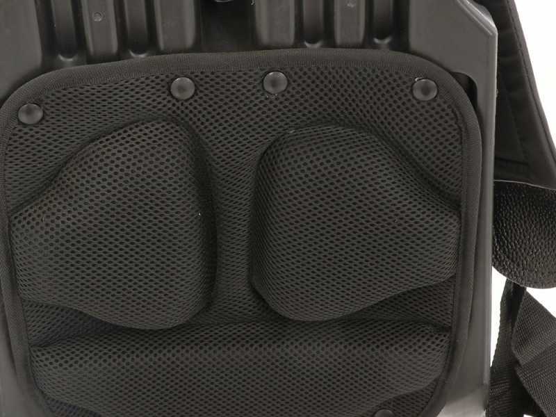 GeoTech Pro BBP4-760 - Souffleur de feuilles thermique &agrave; dos avec moteur 4 temps