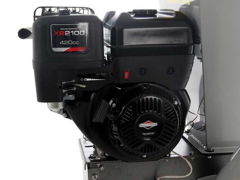 Blackstone CSB 150 BS - Broyeur de branches thermique  - Moteur thermique Briggs &amp; Stratton 13.5 CV