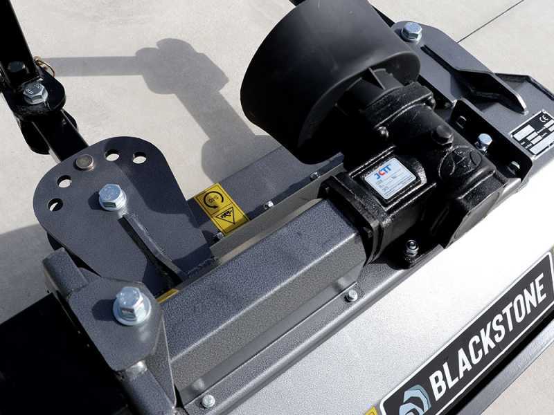 BlackStone BL 80 MSS - Broyeur sur Tracteur  - S&eacute;rie l&eacute;g&egrave;re - D&eacute;port Manuel