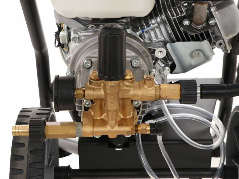 Nettoyeur haute pression thermique  Lavor Thermic 5H avec moteur Honda GP160 &agrave; essence 5HP