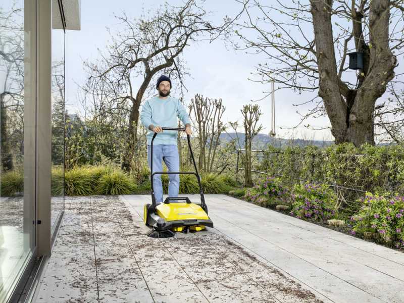 K&auml;rcher S 6 - Balayeuse manuelle avec bac de ramassage  - r&eacute;gulateur de hauteur - compartiment r&eacute;colte 38 Lt