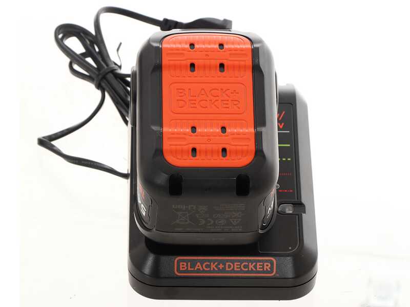Tondeuse &agrave; gazon &eacute;lectrique &agrave; batterie Black &amp; Decker BCMW3318L2-QW - 36V 2.5Ah + une batterie 18V 2Ah offerte
