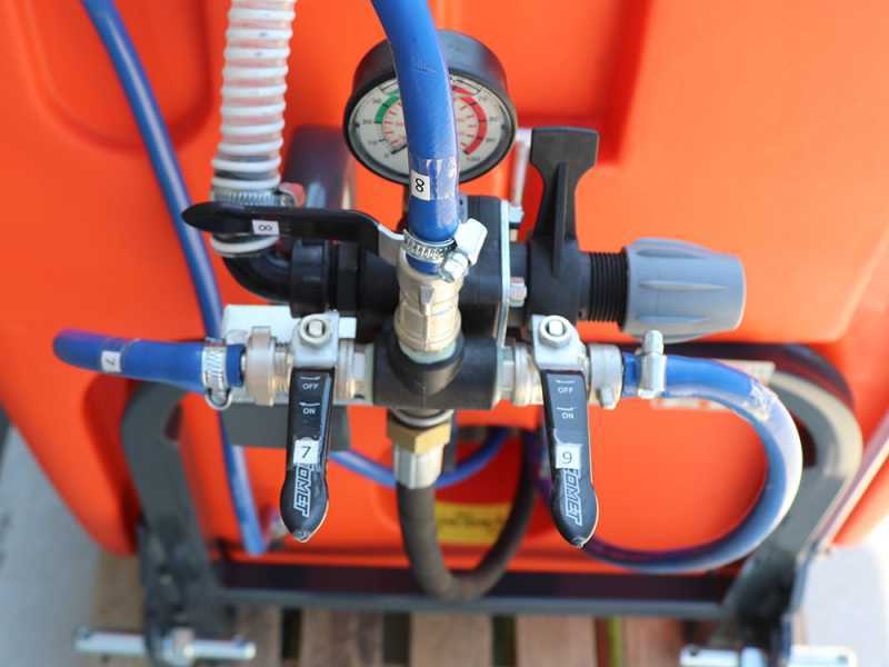 Dal Degan SOFIA 300L - Atomiseur port&eacute; avec attelage tracteur pour pulv&eacute;risation - pompe YP 70