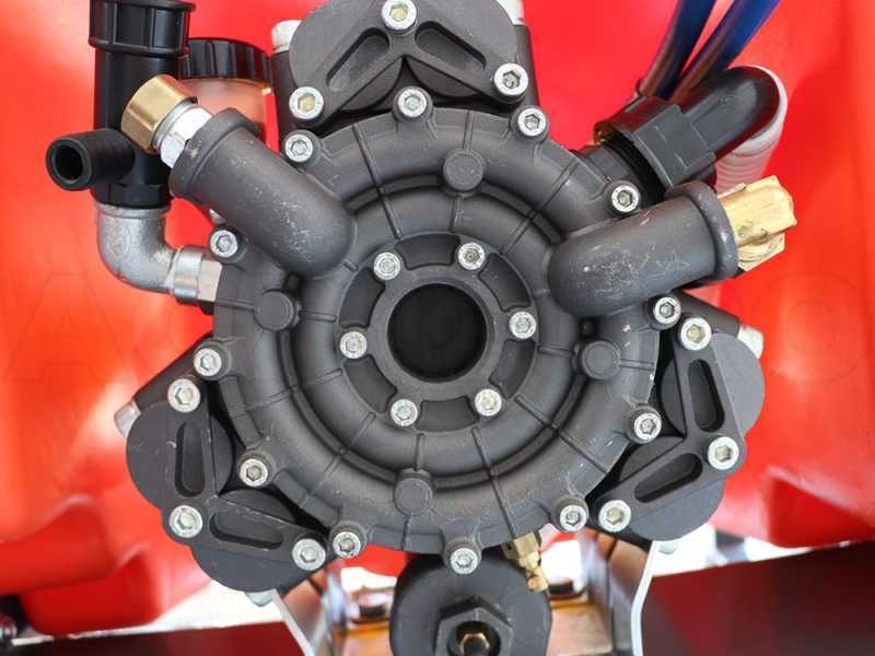 Dal Degan ILEO 300 L - Pulv&eacute;risateur port&eacute; &agrave; tracteur compact - Pompe YP 70