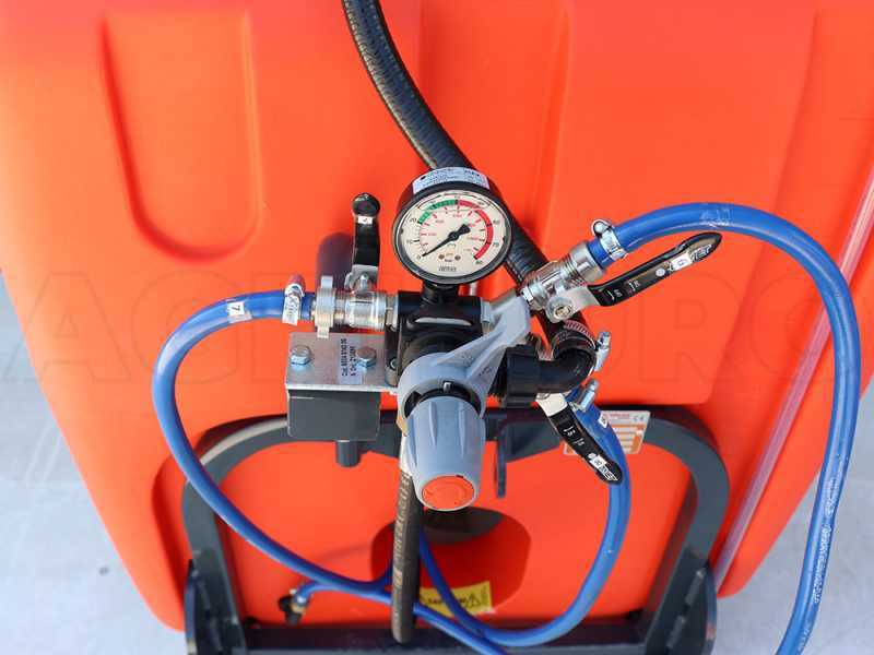 Dal Degan ILEO 400 L - Pulv&eacute;risateur port&eacute; &agrave; tracteur - pompe APS 51