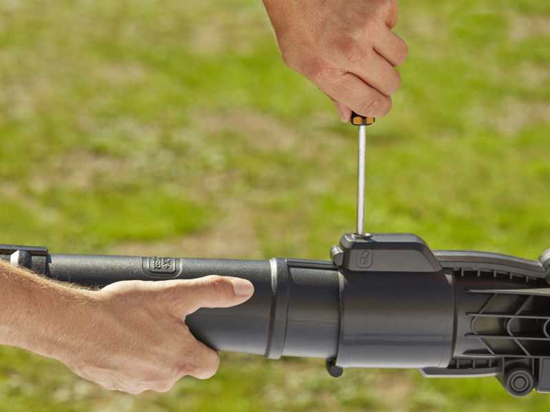 BLACK+DECKER BEBLV300 - Souffleur aspirateur &agrave; feuilles &eacute;lectrique 3 en 1