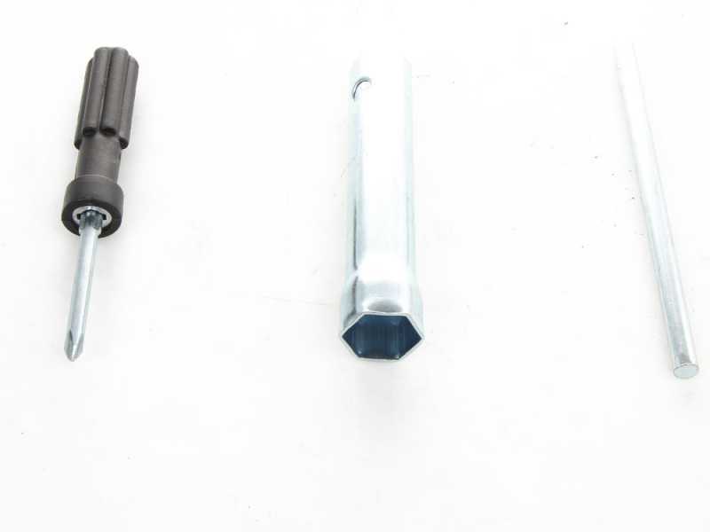 Rato R6000D AVR - Groupe &eacute;lectrog&egrave;ne &agrave; essence avec AVR et d&eacute;m. &eacute;lectrique 6 kW - Continue 5.5 kW Monophas&eacute;