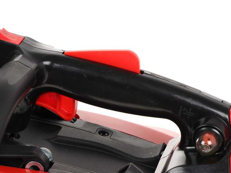 Blue Bird CSP 280T - Tron&ccedil;onneuse de taille thermique - Lame de 25 cm