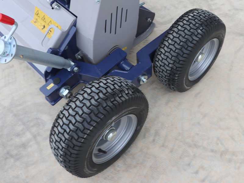 Tondeuse d&eacute;broussailleuse pour quad BullMach PAN 150 L - d&eacute;broussailleuse, broyeur tract&eacute;