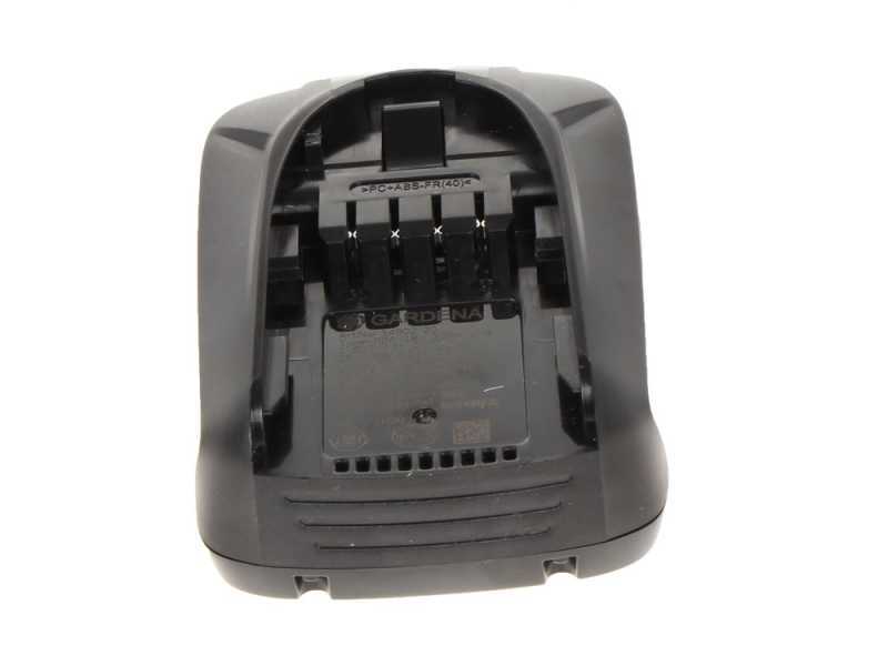 Gardena AcquaClean 24/18V Lithium - Pistolet nettoyeur avec r&eacute;servoir et canon &agrave; mousse - batterie 2.5A