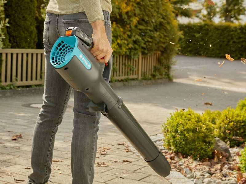 Gardena PowerJet 18V P4A - Souffleur de feuilles &agrave; batterie 18 V 2,5 Ah