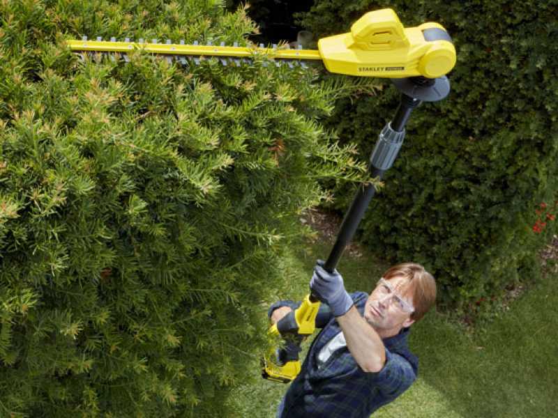STANLEY FATMAX V20 - Taille-haie sur perche t&eacute;lescopique &eacute;lectrique &agrave; batterie 18V/4Ah