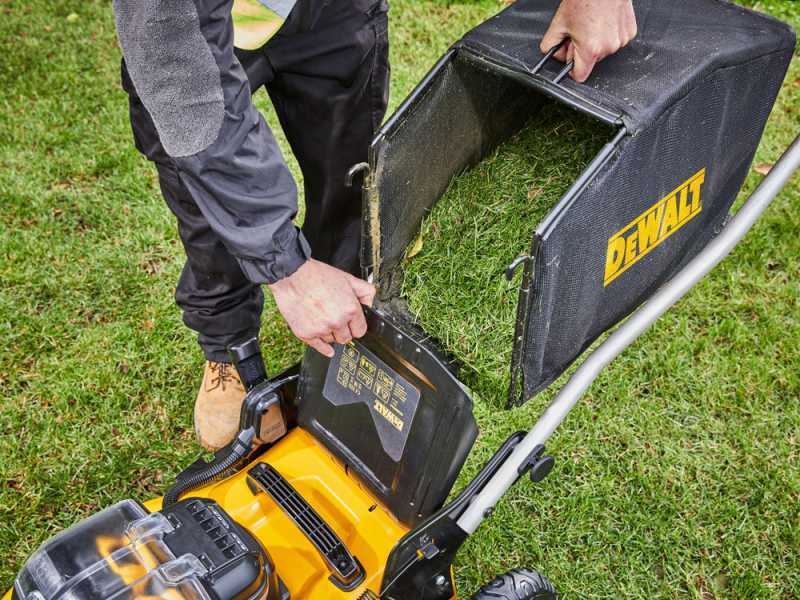 Tondeuse &agrave; gazon sur batterie DeWalt DCMW564P2-QW -2 Batteries 18V/5Ah - Largeur de coupe 48 cm