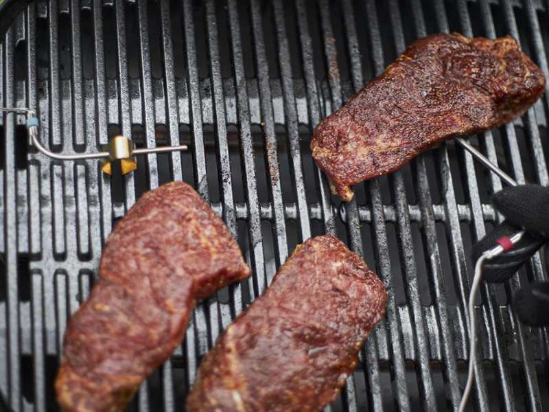 Barbecue &agrave; gaz Weber Q1000 - Surface de cuisson 43 x 32 cm