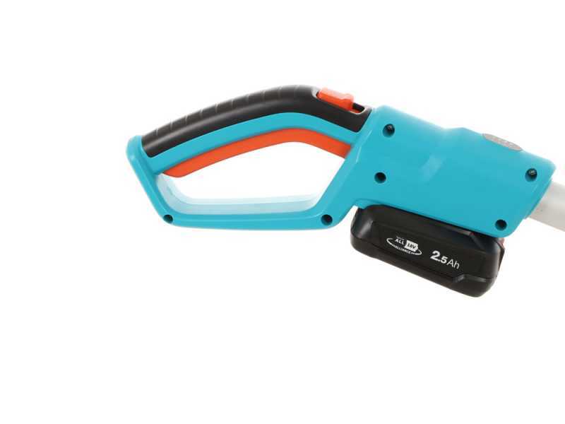 Gardena THS 42/18V - Taille-haie &eacute;lectrique t&eacute;lescopique - SANS BATTERIE NI CHARGEUR