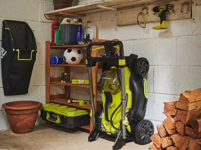 Ryobi RY18LMX40C-240 - Tondeuse &agrave; gazon sans fil - 2x18V/4Ah - Coupe 40 cm