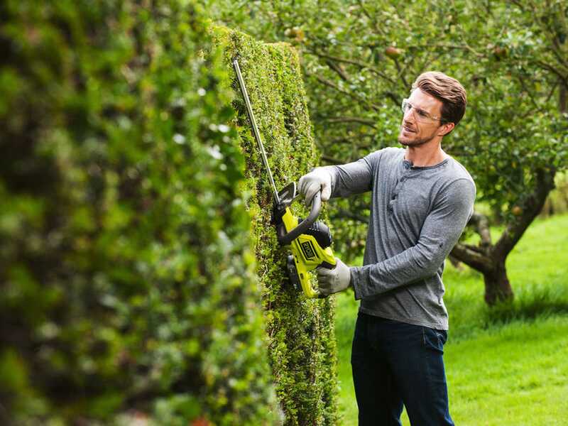 Ryobi HYBRID OHT1850H 18V - Taille-haie &eacute;lectrique et &agrave; batterie avec lame de 50 cm - SANS BATTERIE NI CHARGEUR