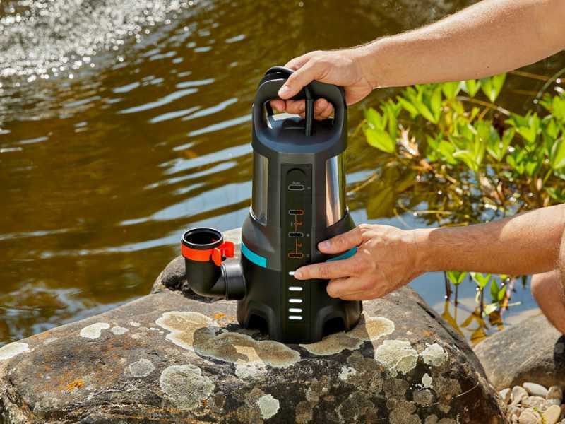 Pompe immerg&eacute;e pour eaux charg&eacute;es Gardena 20000 Aquasensor art. 9044-20