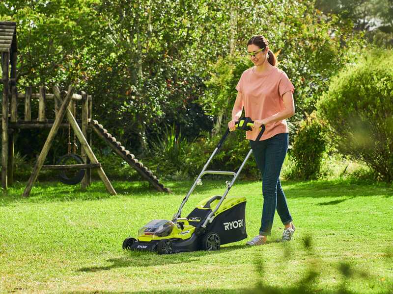 Ryobi Hybrid RY18LMH37A-250 - Tondeuse &agrave; gazon &agrave; batterie - 2x18V/5Ah - Coupe de 37&nbsp;cm