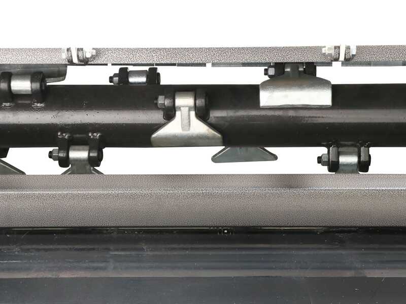 BlackStone BVH 140 H - Broyeur d'accotement lat&eacute;ral &agrave; bras pour tracteur - S&eacute;rie medium-lourde