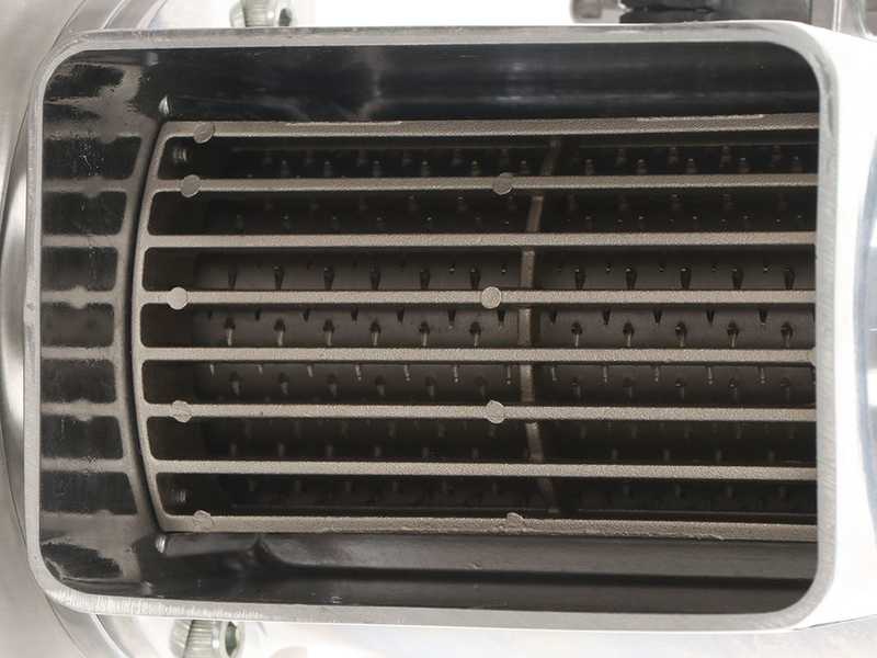 Fimar TC22AE - Hachoir &agrave; viande &eacute;lectrique avec r&acirc;pe int&eacute;gr&eacute;e - 400 V - 1.5 CV - Groupe de hachage en aluminium - Sans inverseur de marche