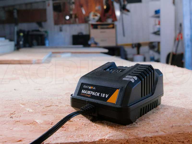 Chargeur BATAVIA 18V/ 2.4 A