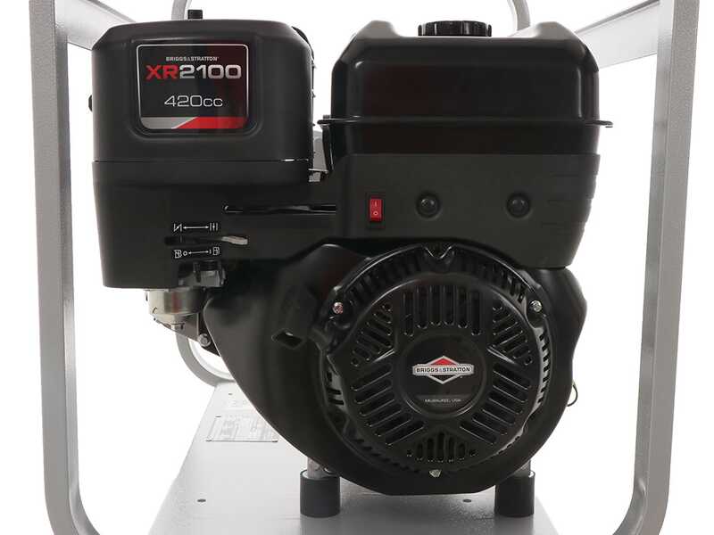 MOSA GE 7000 BBM AVR - Groupe &eacute;lectrog&egrave;ne &agrave; essence avec AVR 6 kW - Continue 5 kW Monophas&eacute; - Moteur B&amp;S XR2100