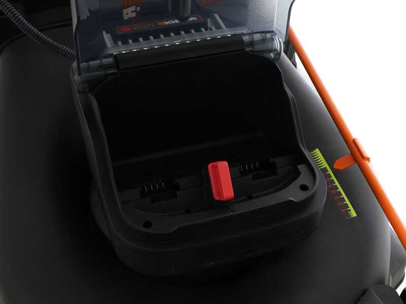 Worx Nitro WG749E - Tondeuse &agrave; gazon tract&eacute;e &agrave; batterie - 2x20V/4Ah - coupe de 46 cm