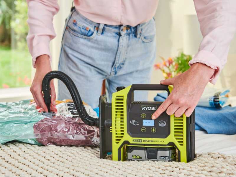 Ryobi R18MI-0 - Compresseur &agrave; batterie portatif 18V - SANS BATTERIE ET SANS CHARGEUR