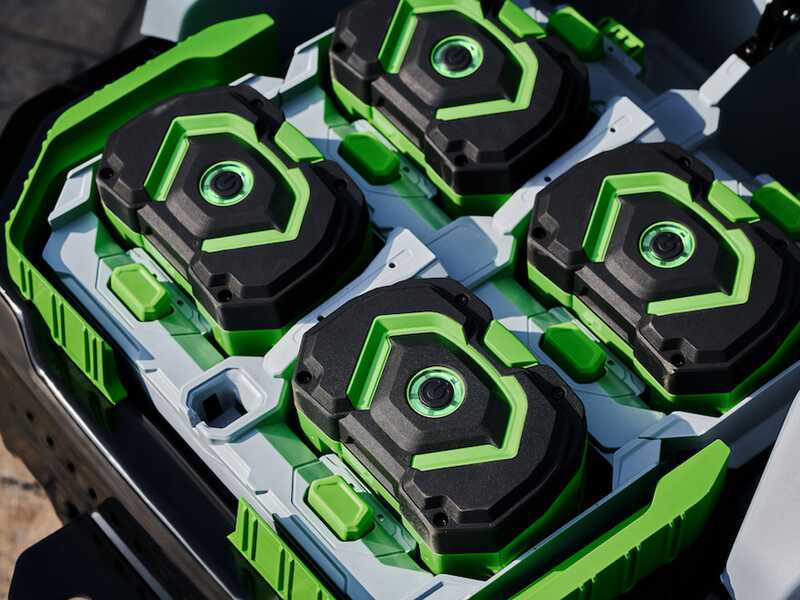 EGO ZT4201E-L Z6 - Tracteur tondeuse &agrave; batterie  - 56V - 40Ah - Z&eacute;ro rayon de braquage