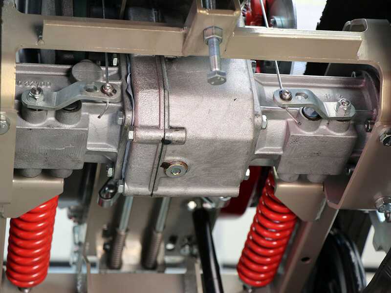 Benassi T750 HD - Tondeuse d&eacute;broussailleuse &agrave; couteaux sur chenilles - Honda GX390