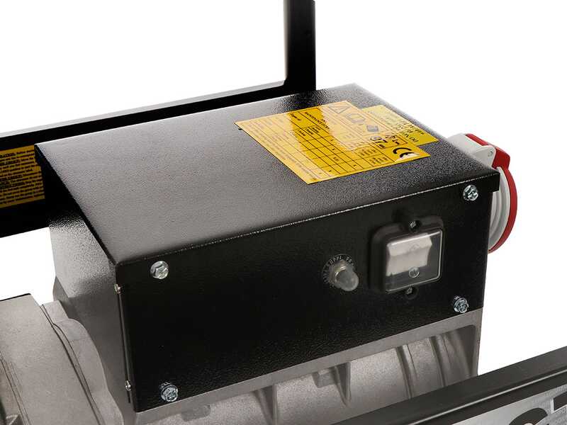 AGT 8503 HSB - Groupe &eacute;lectrog&egrave;ne 6.4 kW triphas&eacute; &agrave; essence - Continu 6 kW Triphas&eacute;