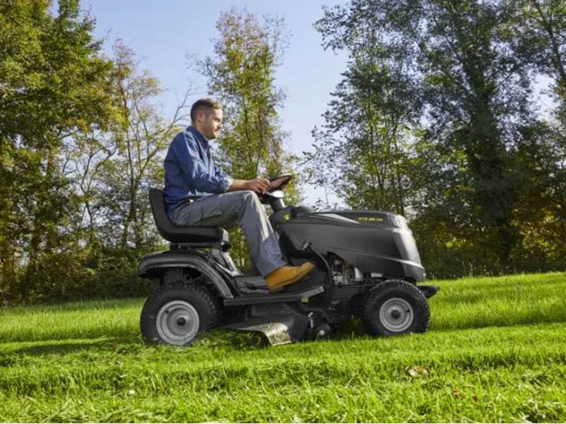 Tracteur tondeuse Alpina AT3 98 HA avec moteur Stiga ST 400